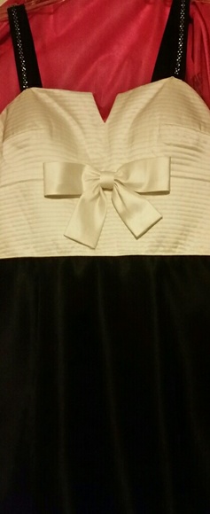 Sherri Hill Prom Dress - Picture 5 of 6